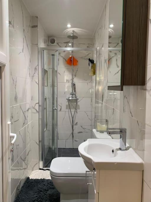 Lovely Family Home In Rainham, Kent Rainham  Ngoại thất bức ảnh