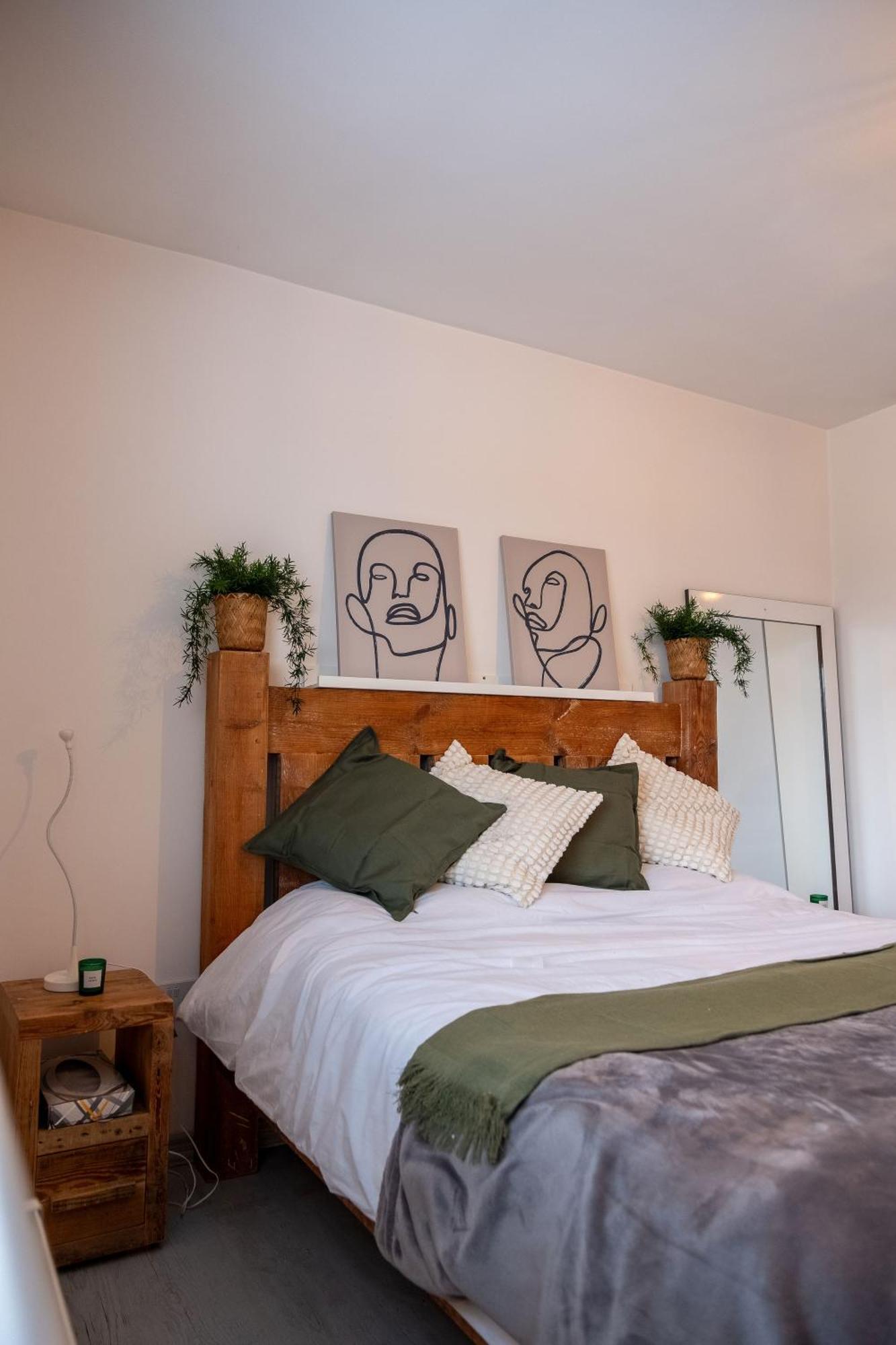 Lovely Family Home In Rainham, Kent Rainham  Ngoại thất bức ảnh